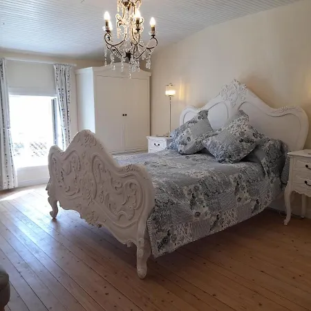 Dom wakacyjny De Luxe 6 Chambres Bernay-Saint-Martin